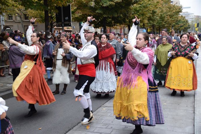 Archivo - Baile de jota.