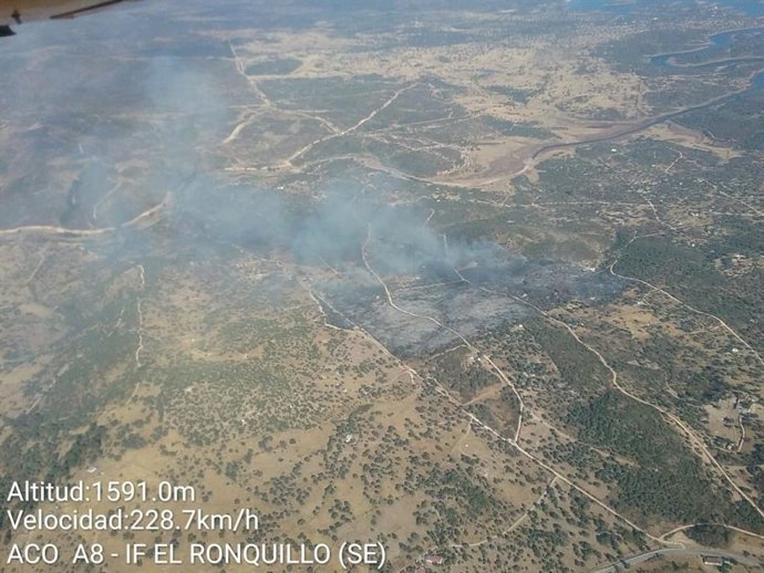 Imagen aérea del incendio de El Ronquillo