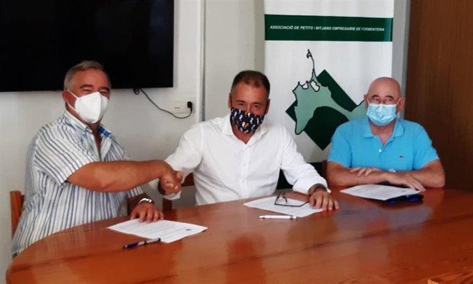 Firma del convenio de colaboración entre Endesa y Pimef