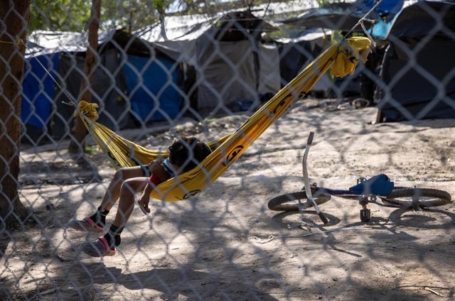 Archivo - Campamento de migrantes en Matamoros, México