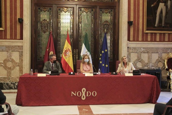 Espadas, la ministra y la consejera en rueda de prensa