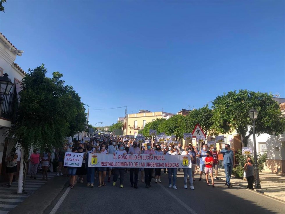 Manifestación en El Ronquillo por la merma de servicios sanitarios