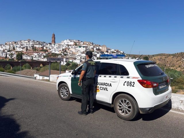 Archivo - La Guardia Civil velará por el cumplimiento del cierre perimetral nocturno de Montoro (Córdoba) impuesto por la Junta y ratificado por el TSJA.