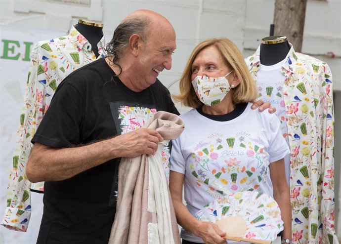 Francis Montesinos diseña un estampado para las tradicionales camisas de Bétera