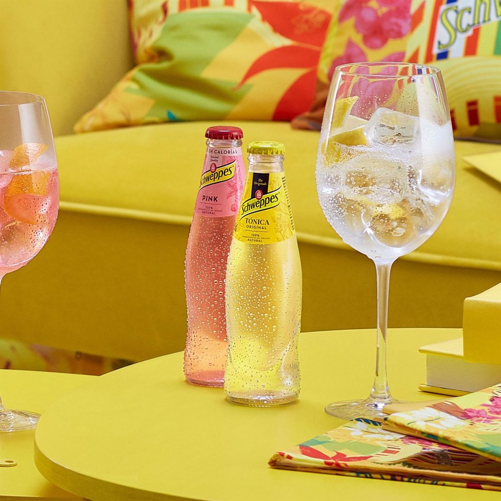 Archivo - Tónicas de Schweppes