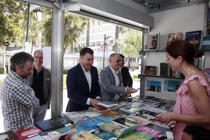 Archivo - Inauguración Feria del Libro de A Coruña en 2018