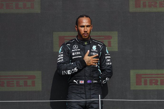HAMILTON Lewis (gbr), Mercedes AMG F1 GP W12 E Performance, portrait podium during the Formula 1 Pirelli British Grand Prix 2021, 10th round of the 2021 FIA Formula One World Championship from July 16 to 18, 2021 on the Silverstone Circuit, in Silversto