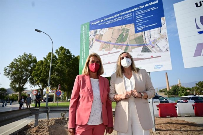 Luisa García Chamorro y Marifrán Carazo, con motivo del inicio de las obras en la circunvalación Sur de Motril (Granada)