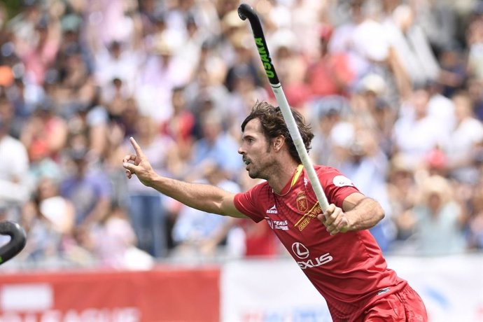 Archivo - Pau Quemada celebra un gol con la selección española de hockey sobre hierba.