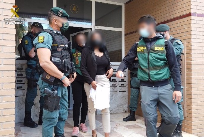 La Gurdia Civil deté 10 persones que explotaven sexualment a dones procedents de Sud-amrica i allibera a 5 dones