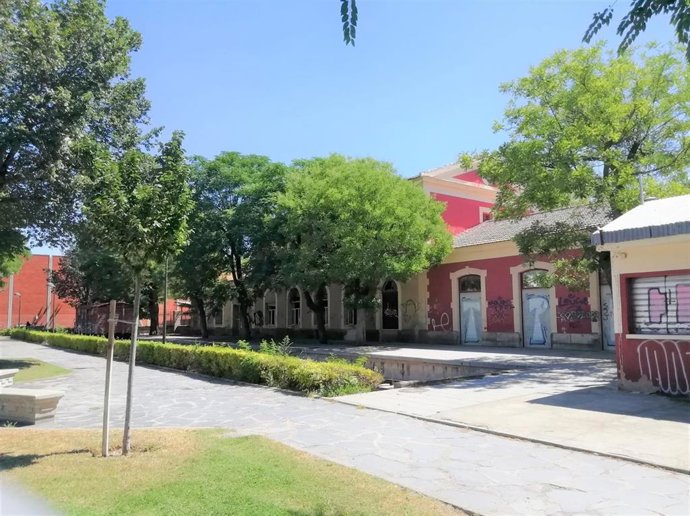 Adif busca propuestas para rehabilitar y promover una actividad económica en la antigua estación de Ciudad Real.