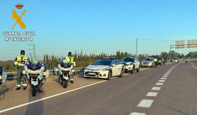 Archivo - Sucesos.- Interceptan en la N-432 en Don Benito al conductor de un camión que cuadruplicaba la tasa de alcohol permitida