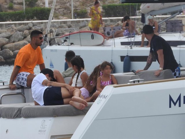 MESSI, LUIS SUÁREZ Y FÁBREGAS