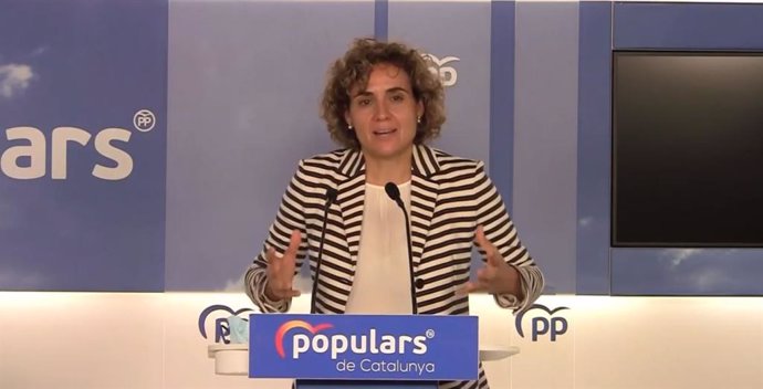 La portavoz del PP en el Parlamento Europeo, Dolors Montserrat, en rueda de prensa en Barcelona, a 22 de julio de 2021.