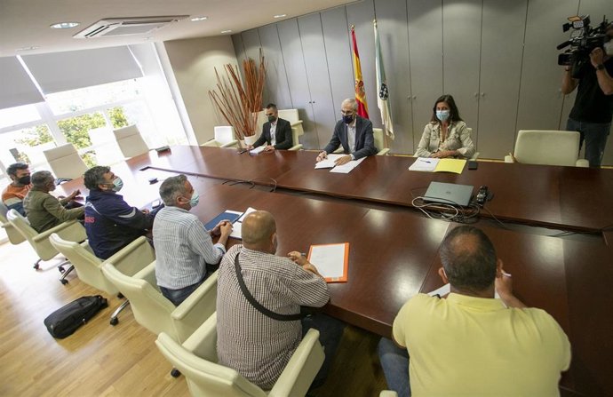 El vicepresidente segundo durante la reunión con el comité de empresa de Barreras