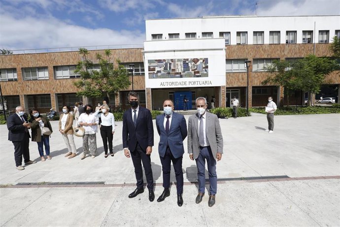 O conselleiro de Sanidade, Julio García Comesaña, nunha visita en Vilagarcía de Arousa.