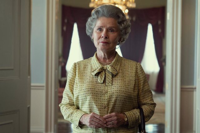 Primera imagen de Imelda Staunton como la reina Isabel II en la temporada 5 de The Crown