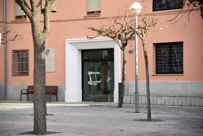 Archivo - Fachada de una residencia en Lleida.