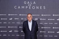 Tebas: "No hablamos de modificar el reglamento para que se quede Messi en el FC Barcelona"