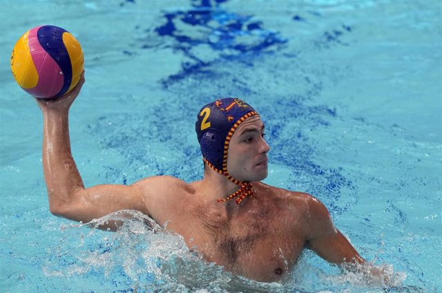 Alberto Munárriz durante un partido de la selección española de waterpolo en los Juegos Olímpicos de Tokio