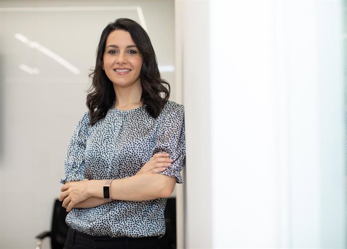 La líder de Ciudadanos, Inés Arrimadas, durante una entrevista con Europa Press en la sede de la agencia, a 28 de julio de 2021, en Madrid, (España).