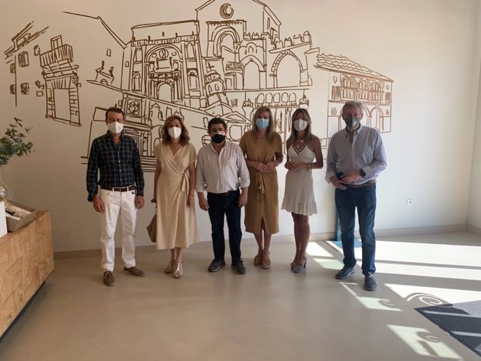 Francisco Reyes visita la cooperativa El Alcázar de Baeza (Jaén)