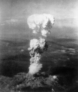 Archivo - La bomba atómica sobre Hiroshima