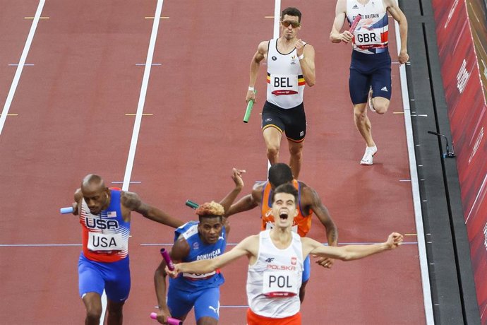 Polonia se cuelga el oro en el relevo 4x400 mixto