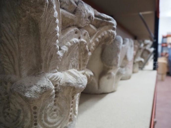 Capiteles en deposito Museo Bellas Artes.