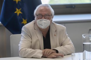 El ministro de Universidades, Manuel Castells, en una entrevista para Europa Press en la sede del Ministerio de Universidades, en Madrid