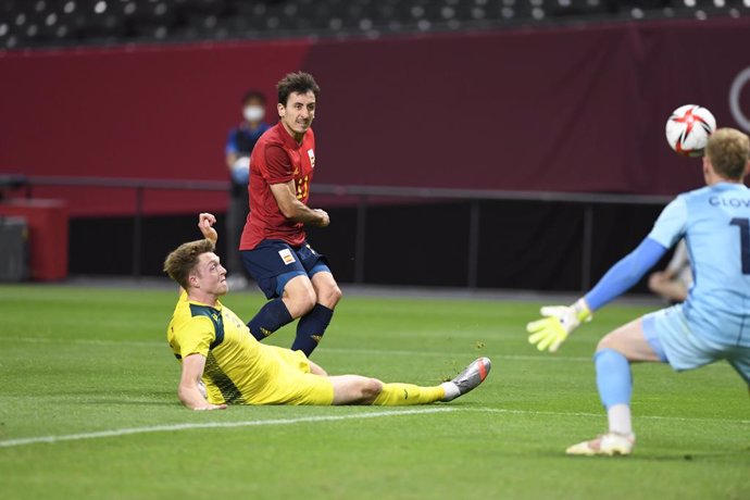 OYARZABAL Mikel (ESP) Harry SOUTTAR (AUS) during the Olympic Games Tokyo 2020, Football Men's First Round Group C on July 25, 2021 at Sapporo Dome in Sapporo, Japan - Photo Photo Kishimoto / DPPI