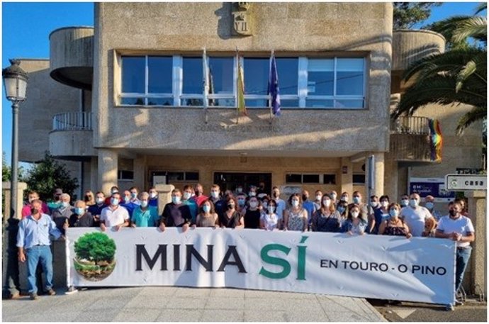 Vecinos de Touro y O Pino piden la reapertura de la mina tras la negativa de la Xunta por cuestiones ambientales