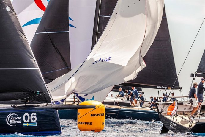 La flota de ClubSwan 50 durante la prueba de entrenamiento de la 39 Copa del Rey MAPFRE