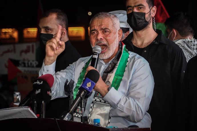 Archivo - El líder de Hamás, Ismail Haniyeh, habla durante una concentración celebrada en solidaridad con los palestinos frente a la mezquita del imán Mohamed Abdel Wahhab de Doha, en medio de la escalada de la violencia israelí-palestina. 