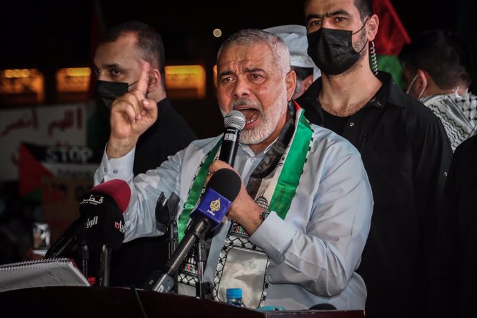 Archivo - 15 May 2021, Qatar, Doha: Hamas' political bureau chief Ismail Haniyeh speaks during a rally held in solidarity with Palestinians outside Doha's Imam Muhammad Abdel-Wahhab Mosque, amid the escalating flare-up of Israeli-Palestinian violence. P