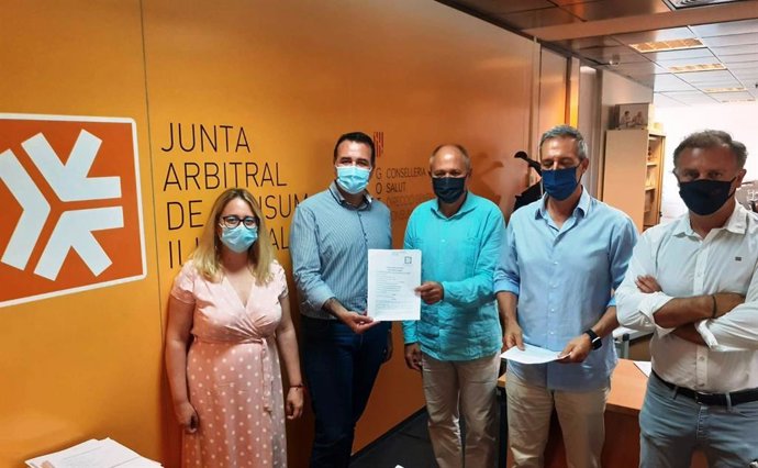 Firma del acuerdo de adhesión de SMAP y Consumo