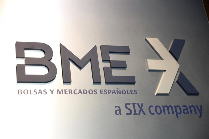 Placa de Bolsas y Mercados Españoles en el Palacio de la Bolsa de Madrid, a 27 de julio de 2021, en Madrid, (España).