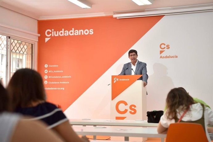 El vicepresidente de la Junta y coordinador autonómico de Cs, Juan Marín, este lunes en rueda de prensa.