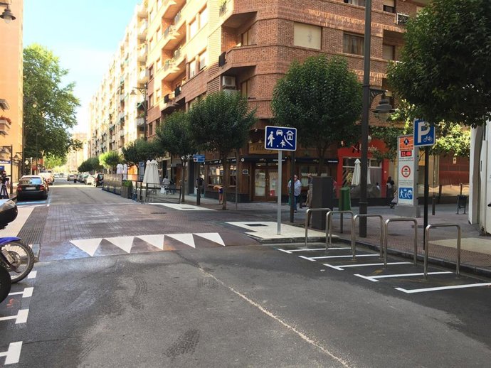 Nueva plataforma de la calle Belchite de Logroño