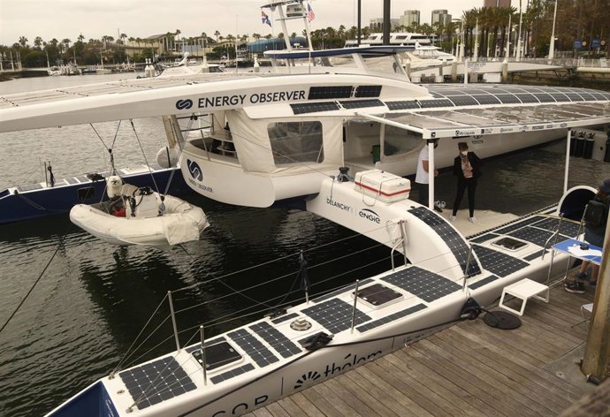 Archivo - 24 April 2021, US, Long Beach: Energy Observer, the first hydrogen-powered sea vessel is seen docked at Rainbow harbour in Long Beach. Photo: Gene Blevins/ZUMA Wire/dpa