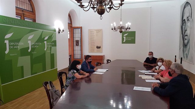 Reunión con representantes de la Federación de Entidades Culturales Andaluzas en la Comunidad Valenciana.