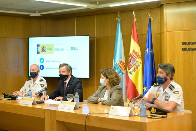 El jefe superior de Policía de Galicia, José Luis Balseiro; el delegado del Gobierno en Galicia, José Miñones; la subdelegada en A Coruña,María Rivas y el comisario jefe de la brigada provincial Pedro Agudo informan sobre el crimen de Samuel Luiz