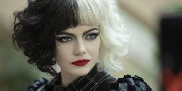 9. Emma Stone se plantea imitar a Scarlett Johansson y demandar a Disney por el estreno de Cruella en Disney+