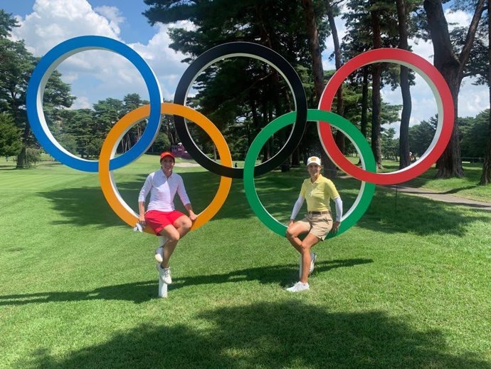 Las golfistas Carlota Ciganda y Azahara Muñoz, representantes españolas en los Juegos Olímpicos de Tokyo 2020.