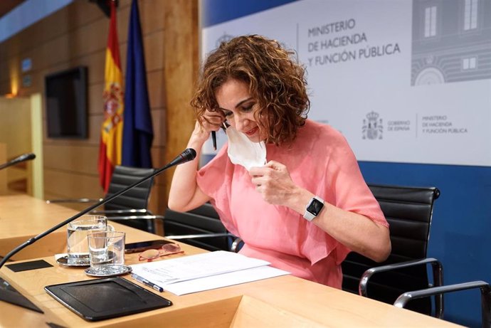 La ministra de Hacienda y Función Pública, María Jesús Montero, en la rueda de prensa tras la Conferencia Sectorial del Plan de Recuperación, Transformación y Resiliencia