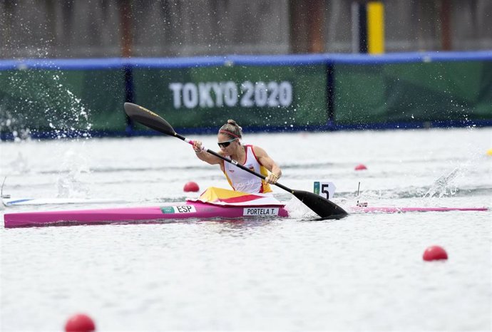 Teresa Porteal durante su serie clasificatoria de K1 200 de los Juegos Olímpicos de Tokio