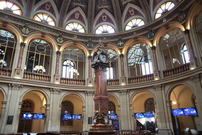 Archivo - Interior del Palacio de la Bolsa, a 13 de mayo de 2021, en Madrid (España).