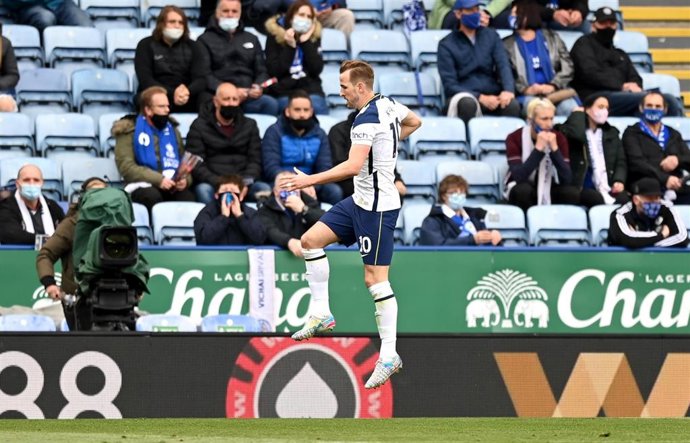 Archivo - Harry Kane celebra un gol con el Tottenham en la Premier League 2020-2021