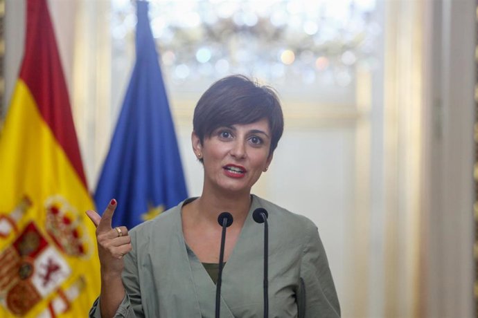 La Ministra de Política Territorial y Función Pública, Isabel Rodríguez García, ofrece una rueda de prensa tras la Comisión Bilateral Generalitat de Catalunya - Estado, a 2 de agosto de 2021, en la sede del Ministerio, en Madrid (España). 