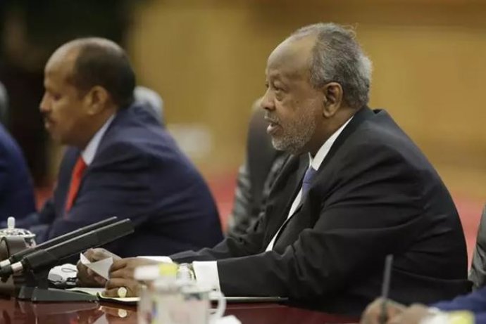 Archivo - El presidente de Yibuti, Ismail Omar Guellé